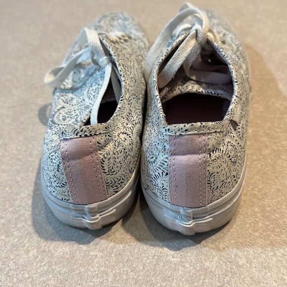 VANS Women’s Paisley Print Sneakers - Picture 5 of 7